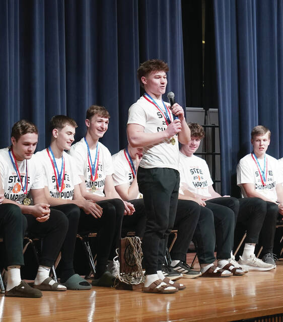 Senior Oakley Anderson addresses the crowd. Mike Carroll/Plainsman