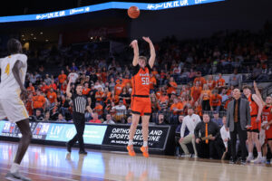 Huron heads to championship game with win over Roosevelt