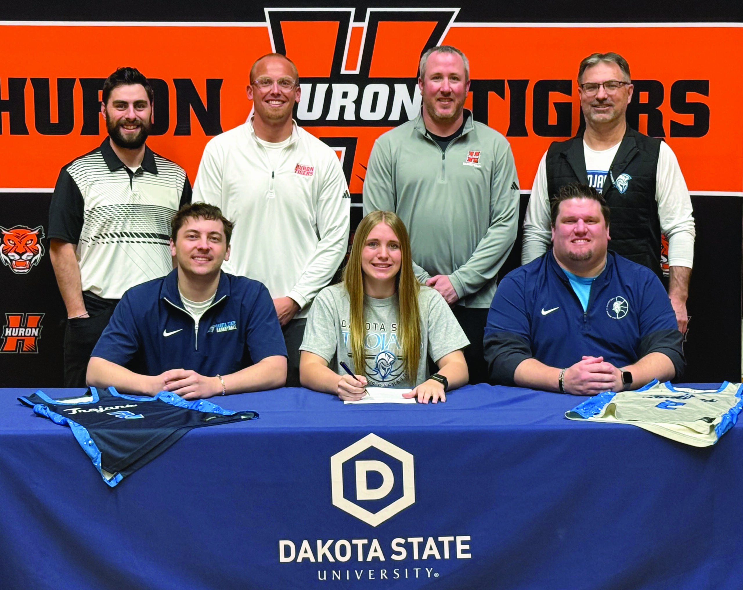 Heinz officially signs with Dakota State