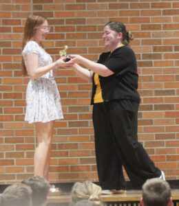 Huron High School hands out vocal music awards